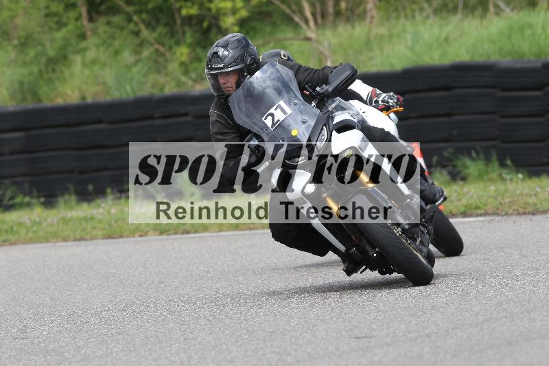 Archiv-2025/10 23.04.2025 Cornu Master School ADR/rot-rouge/21